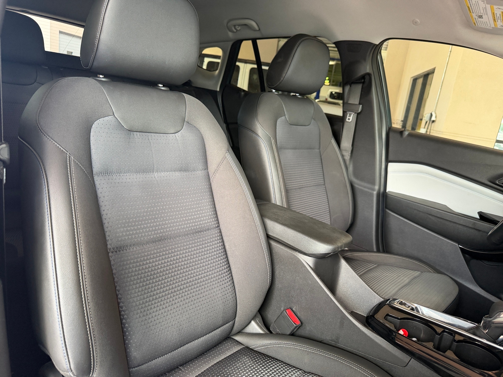 Thumbnail: 2025 Chevrolet Trax - 2