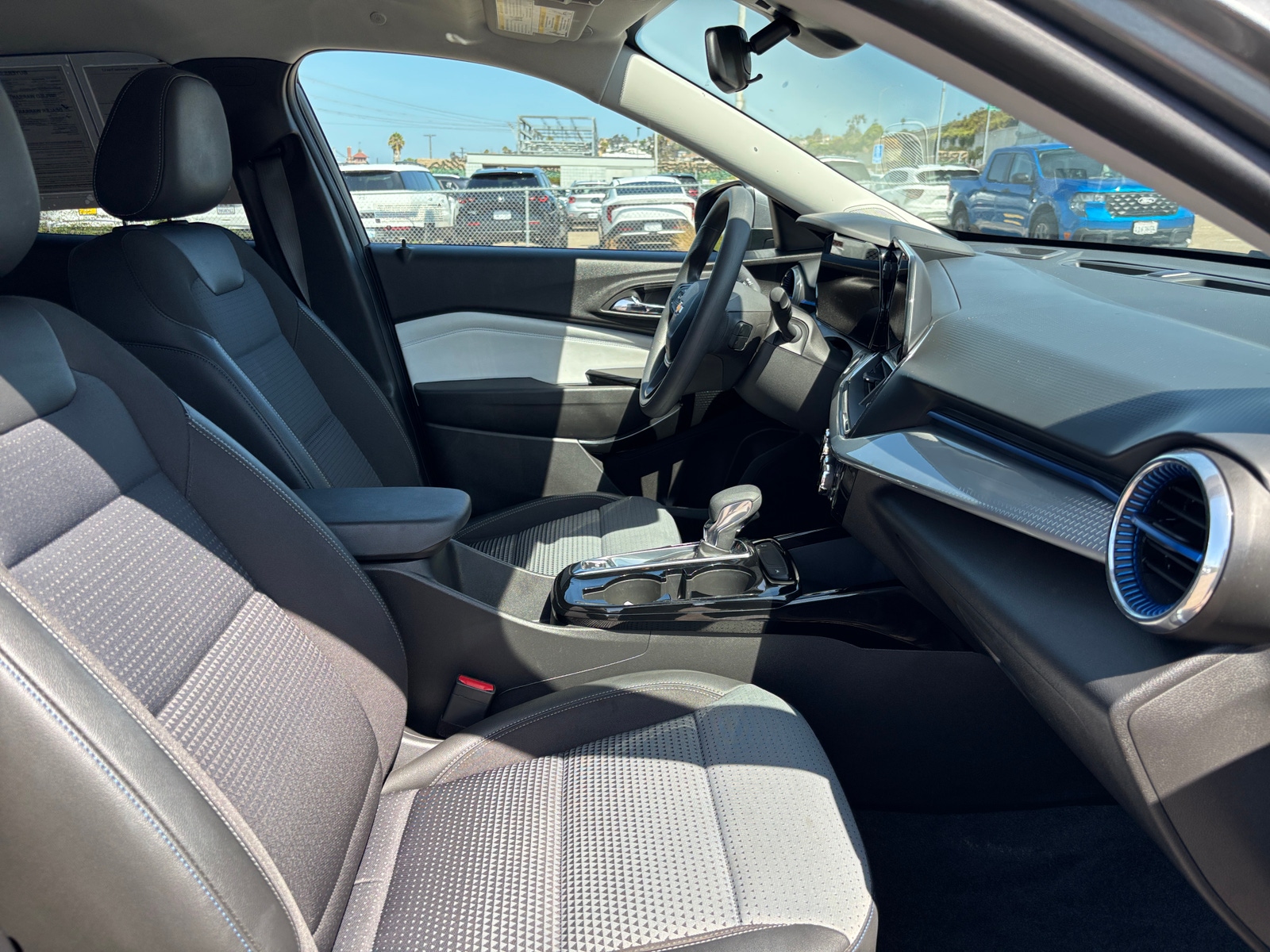 Thumbnail: 2025 Chevrolet Trax - 2