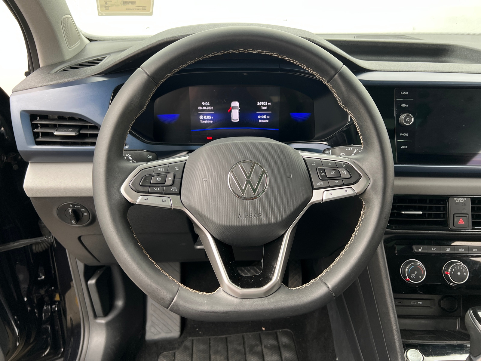 Thumbnail: 2023 Volkswagen Taos - 4