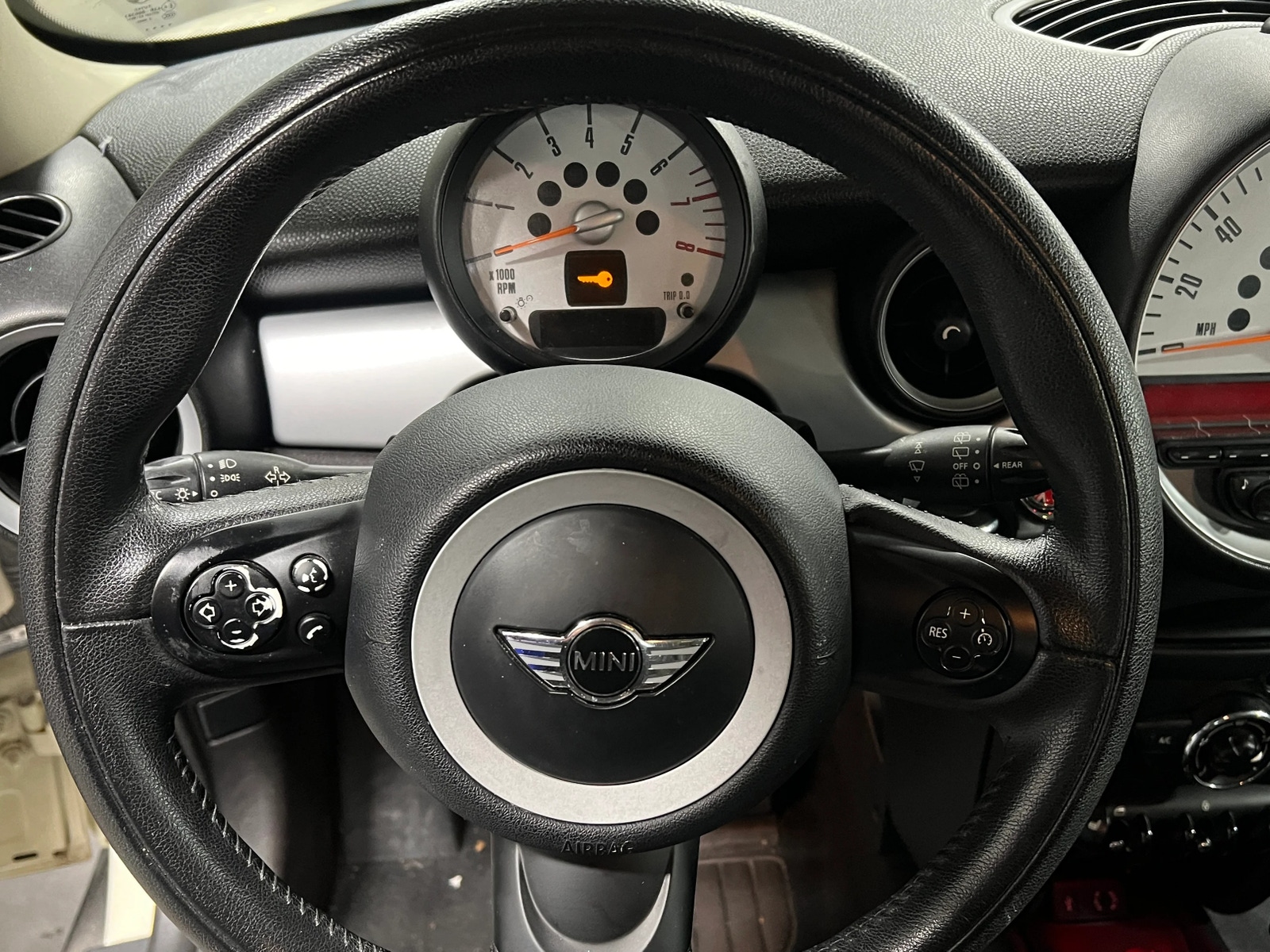 Thumbnail: 2013 MINI Cooper Hardtop - 4