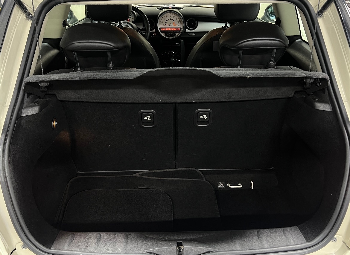 Thumbnail: 2013 MINI Cooper Hardtop - 6