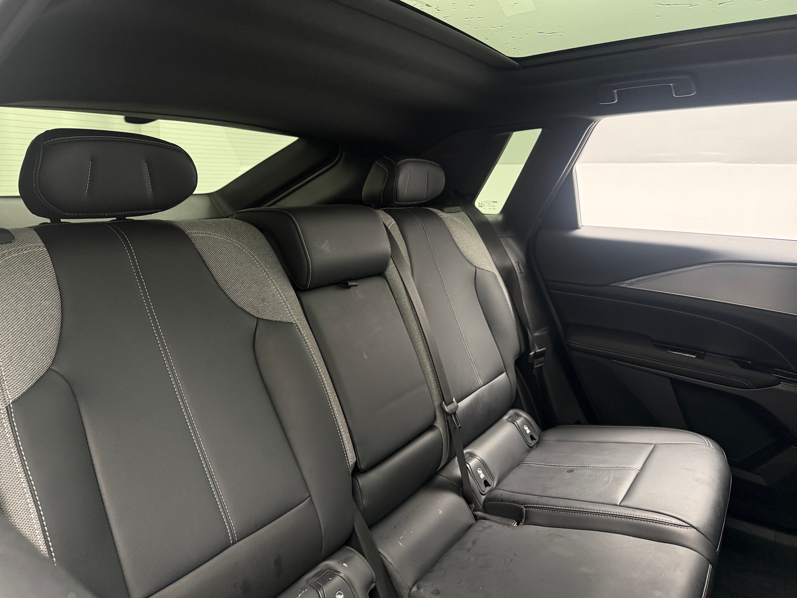 Thumbnail: 2024 Cadillac Lyriq - 5