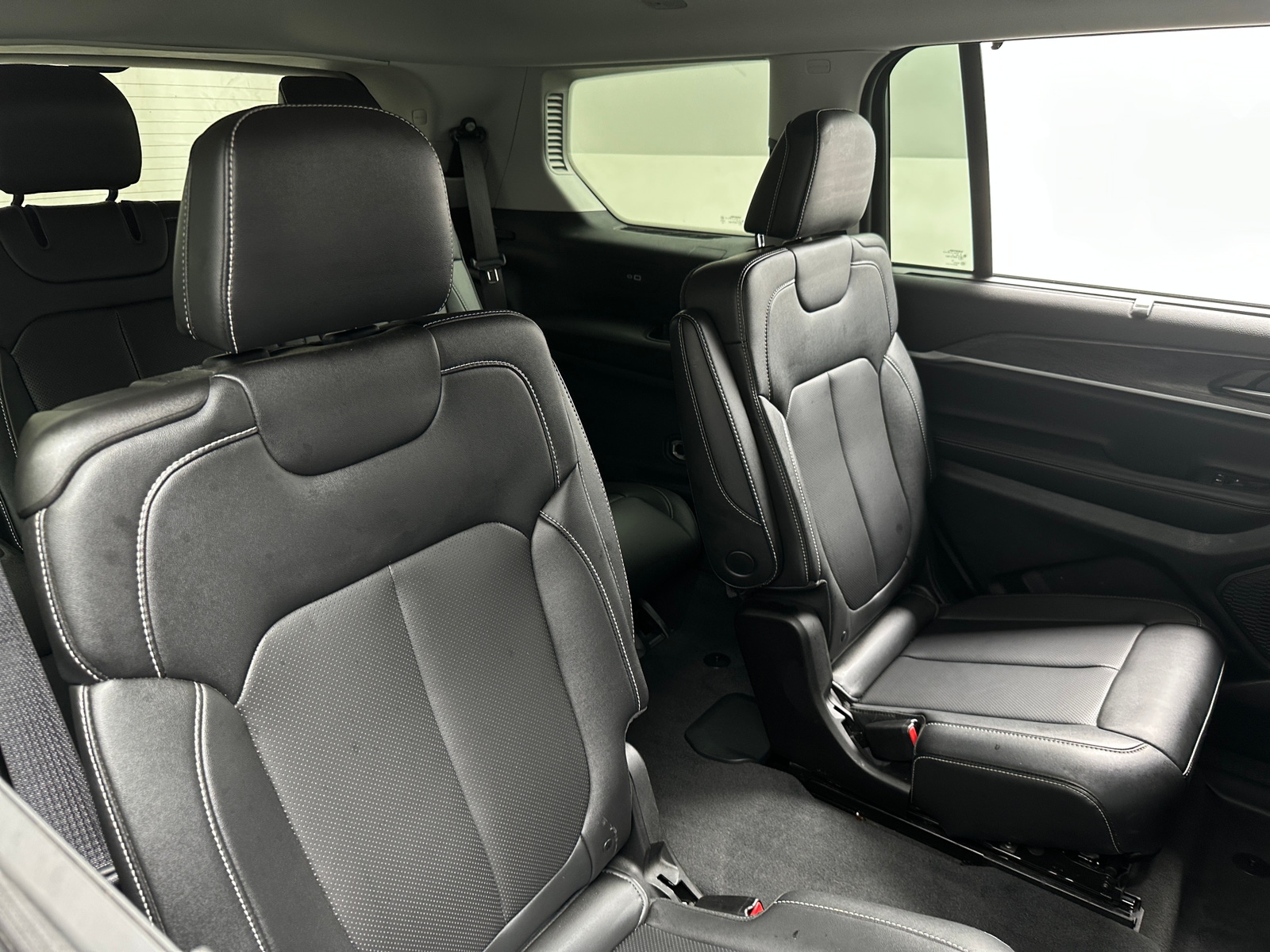 Thumbnail: 2023 Jeep Grand Cherokee L - 5