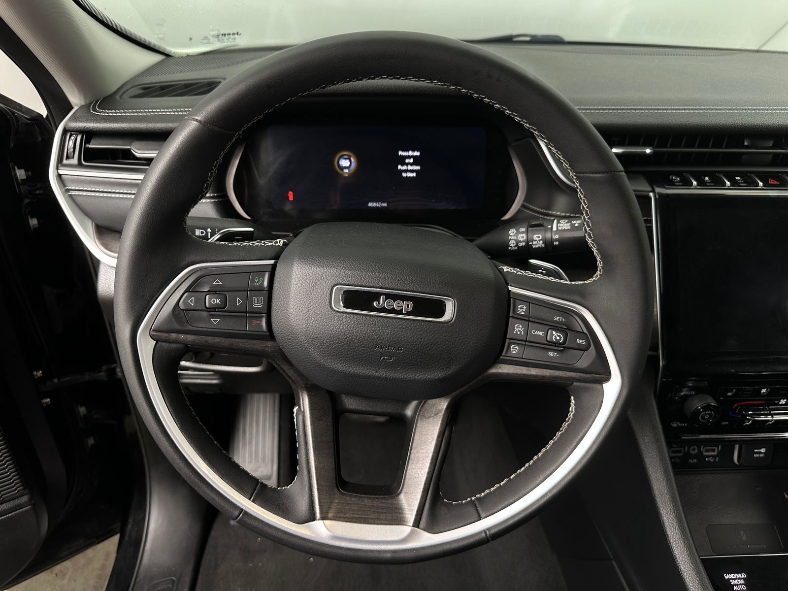 Thumbnail: 2023 Jeep Grand Cherokee L - 4