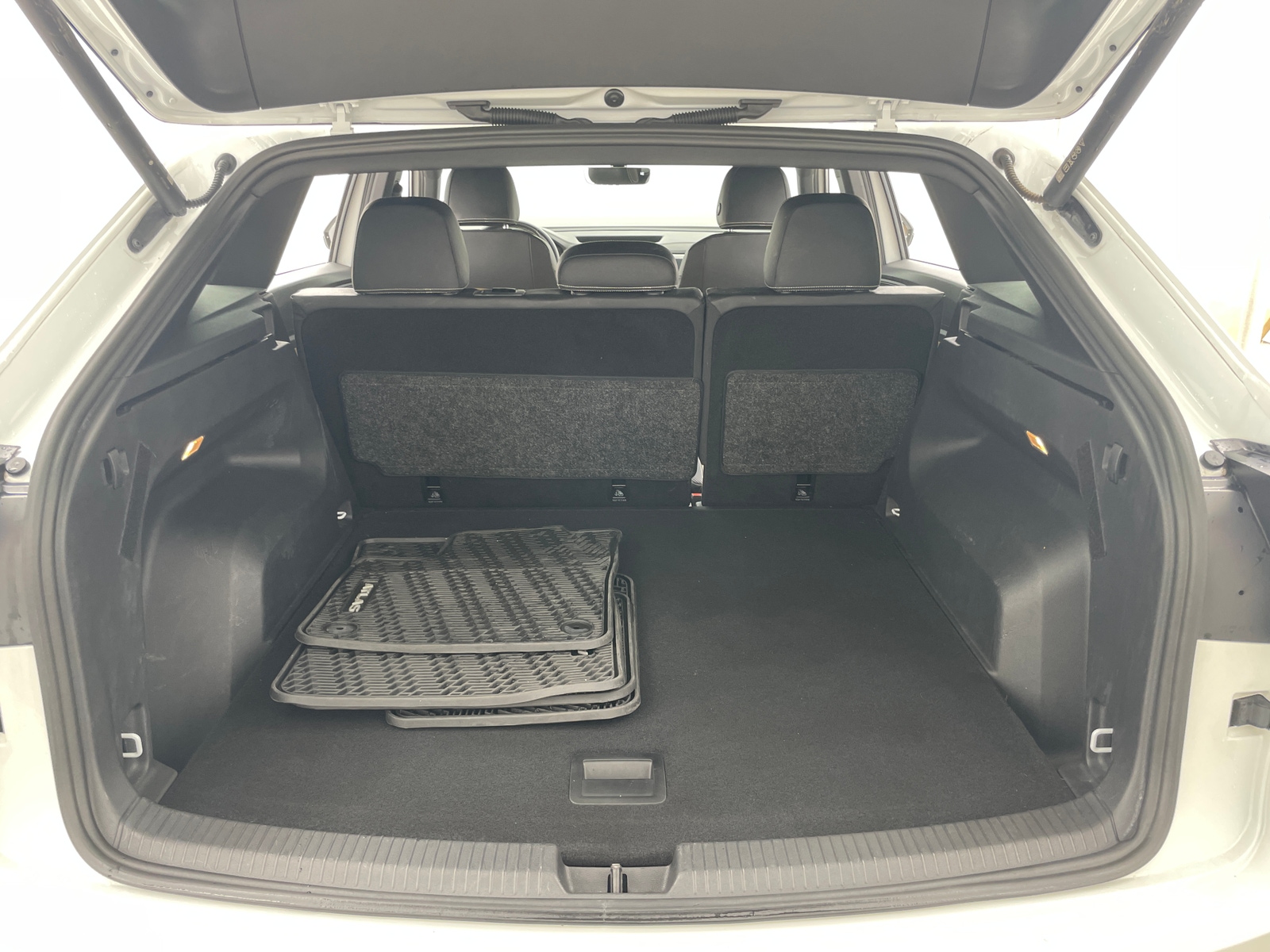 Thumbnail: 2023 Volkswagen Atlas - 6