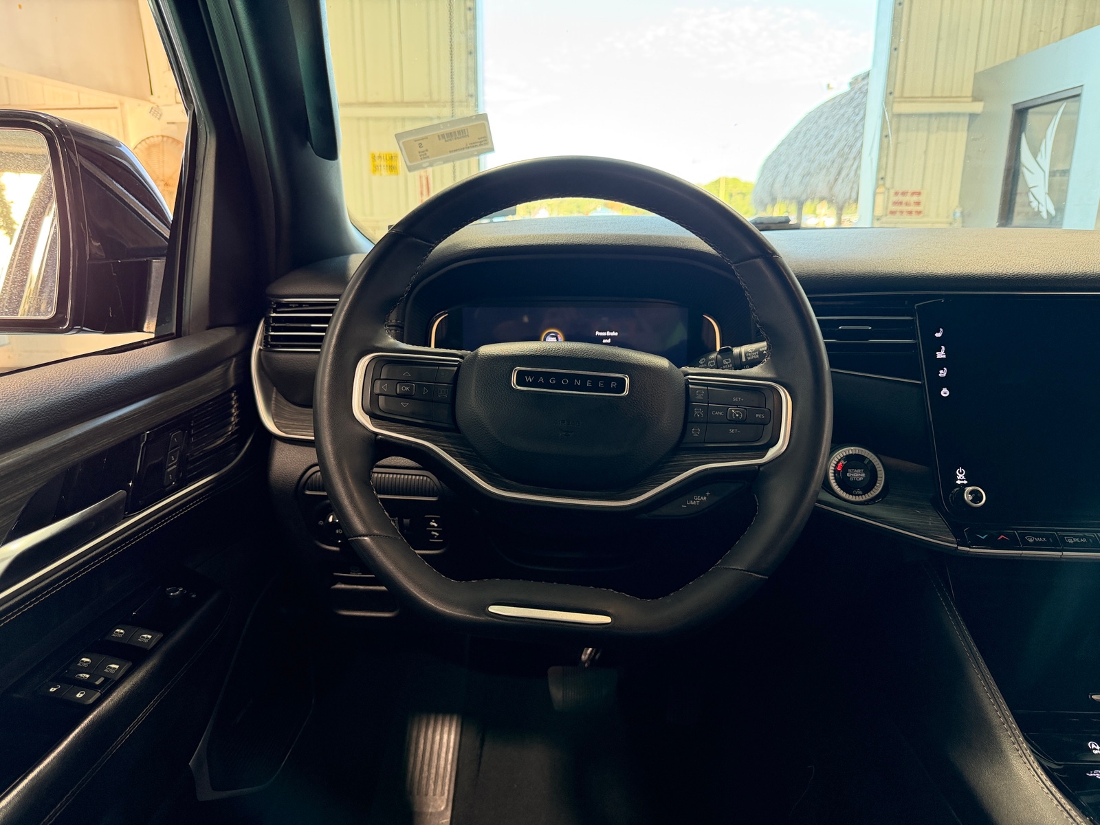 Thumbnail: 2023 Jeep Wagoneer - 4