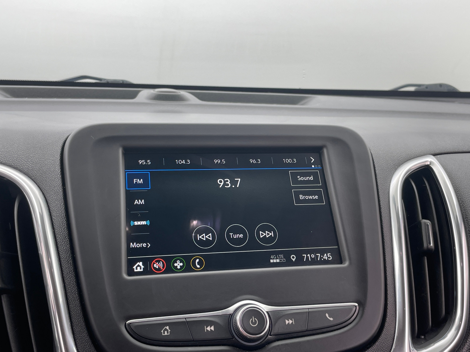 Thumbnail: 2019 Chevrolet Equinox - 4