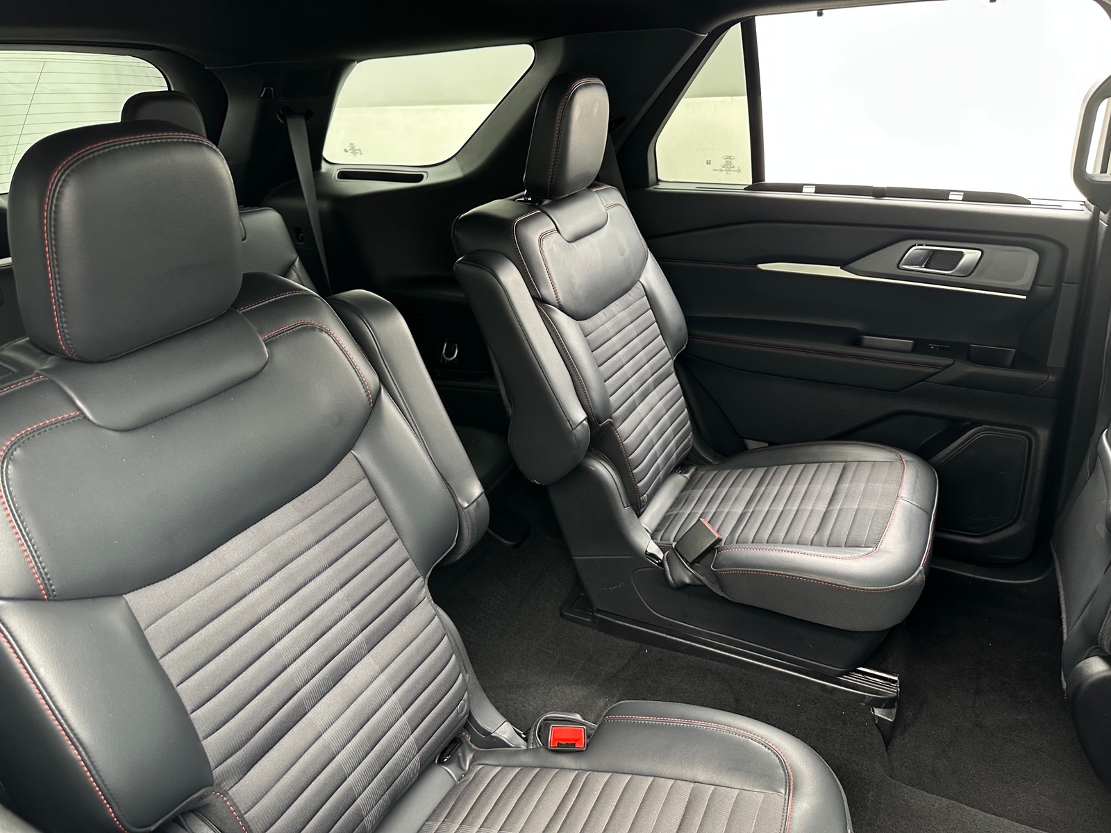 Thumbnail: 2025 Ford Explorer - 5