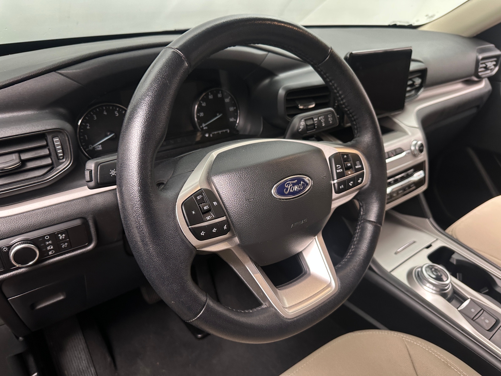 Thumbnail: 2023 Ford Explorer - 5