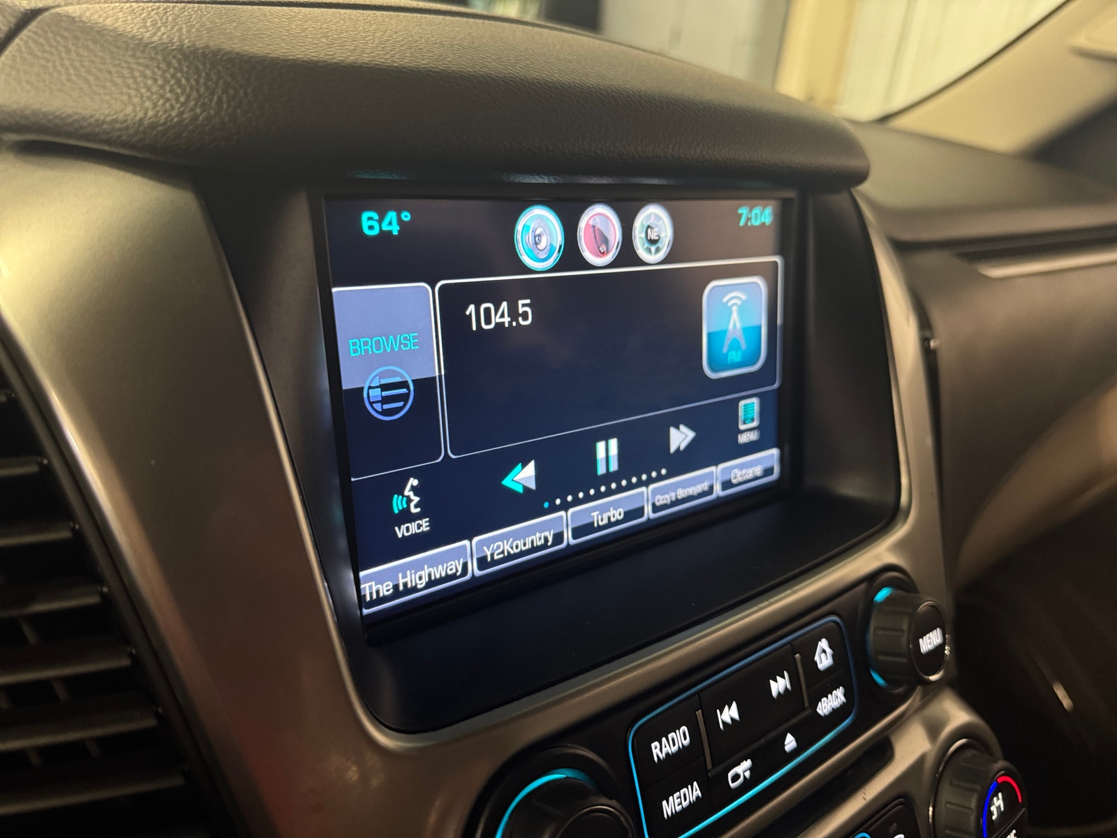 Thumbnail: 2015 Chevrolet Tahoe - 3