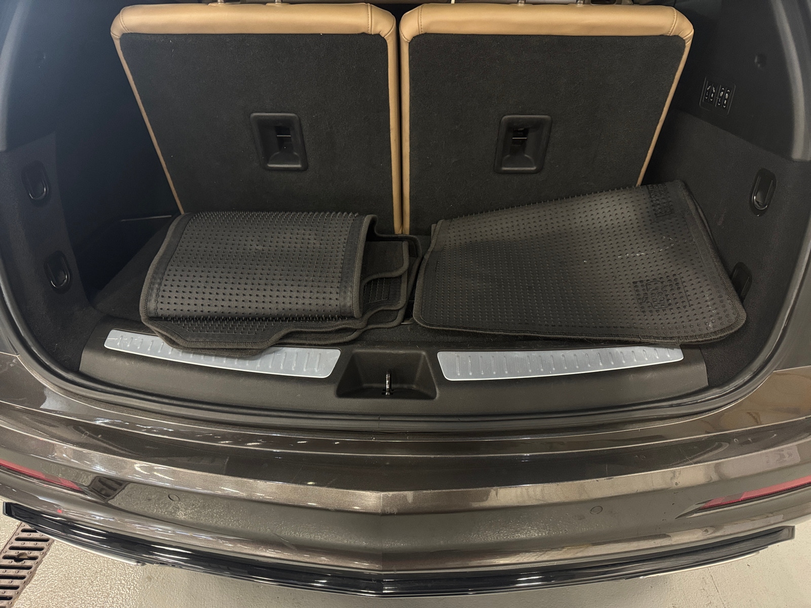 Thumbnail: 2020 Cadillac XT6 - 6