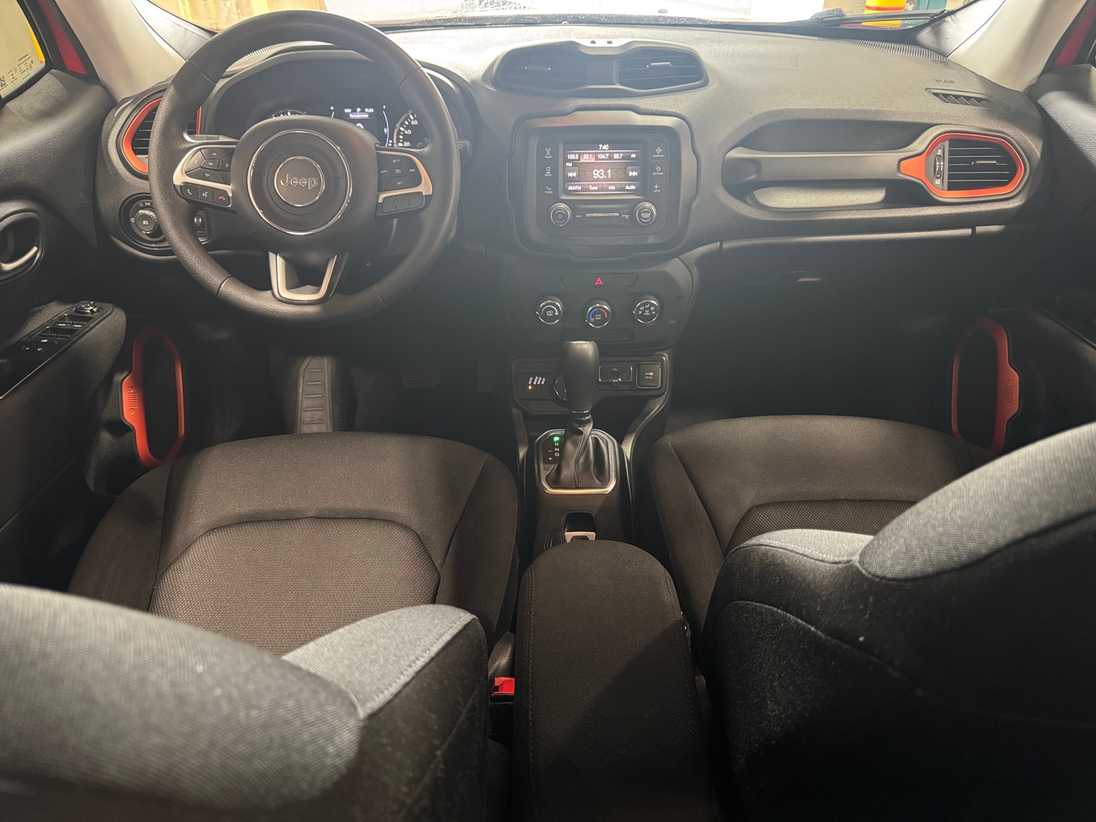 Thumbnail: 2018 Jeep Renegade - 3