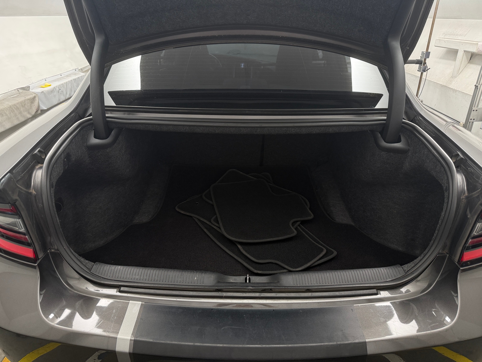Thumbnail: 2019 Dodge Charger - 7