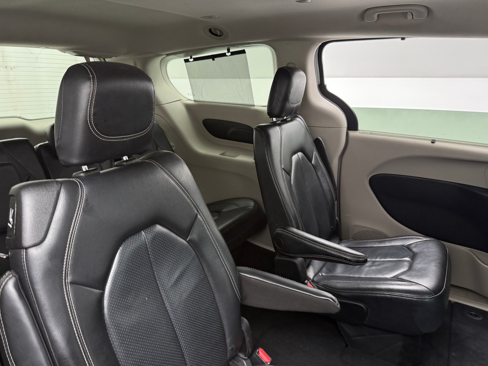 Thumbnail: 2022 Chrysler Pacifica - 5
