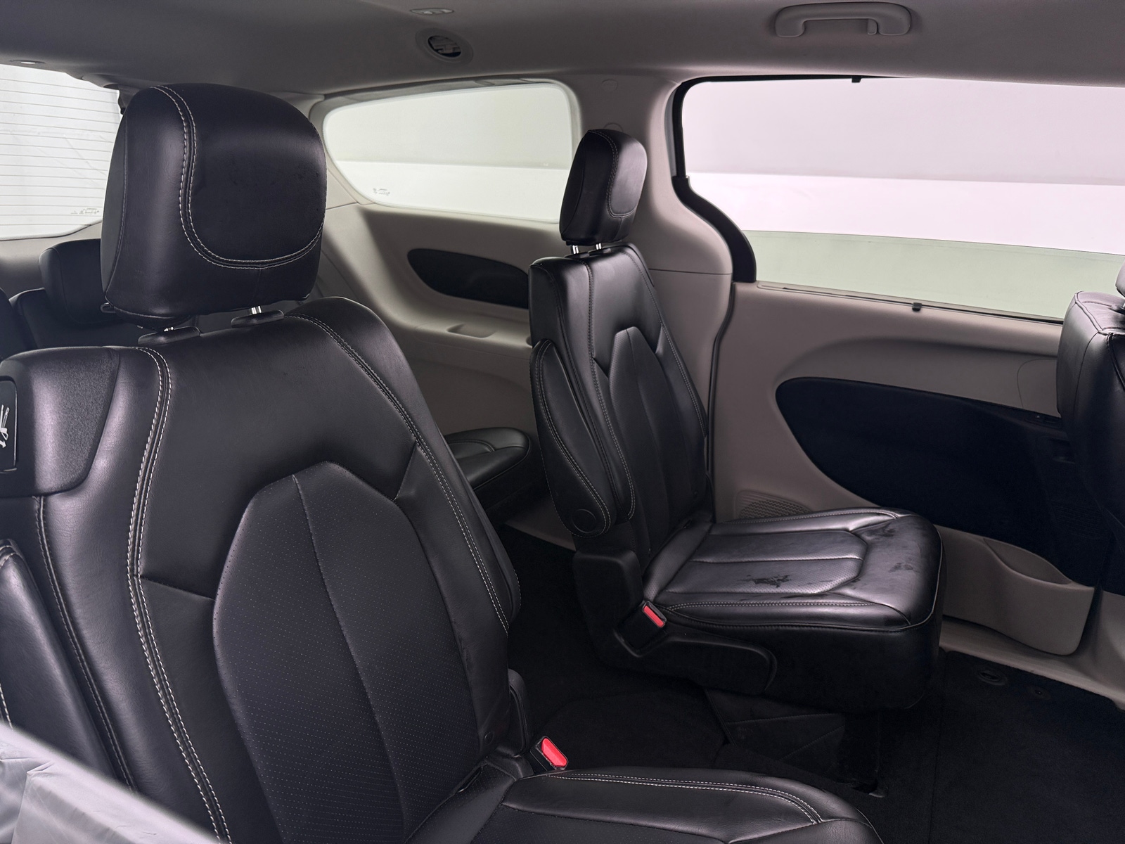Thumbnail: 2023 Chrysler Pacifica - 5