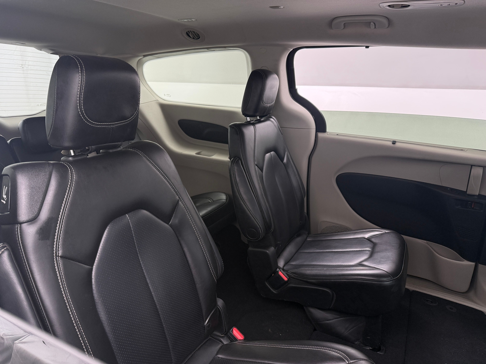 Thumbnail: 2023 Chrysler Pacifica - 5