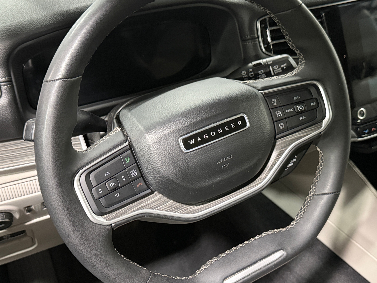 Thumbnail: 2024 Jeep Wagoneer - 4