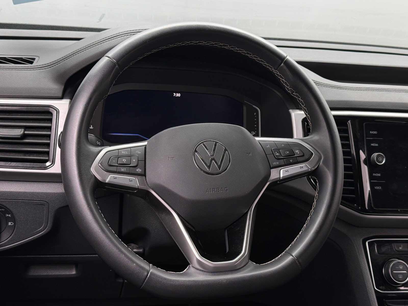 Thumbnail: 2023 Volkswagen Atlas - 4