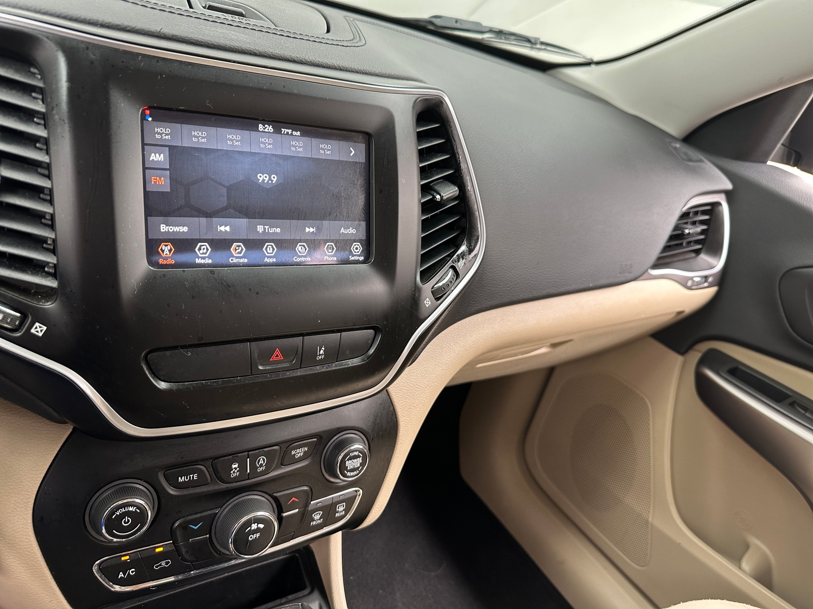Thumbnail: 2021 Jeep Cherokee - 4