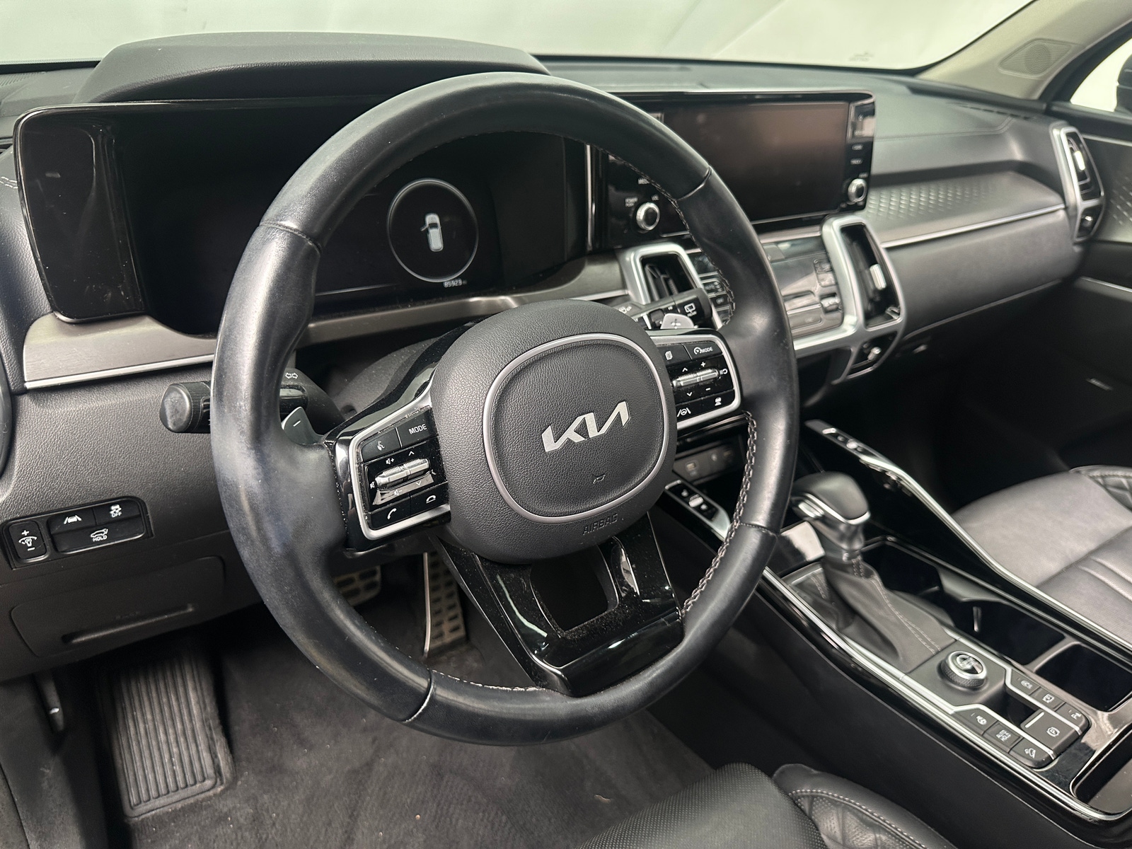 Thumbnail: 2022 Kia Sorento - 4