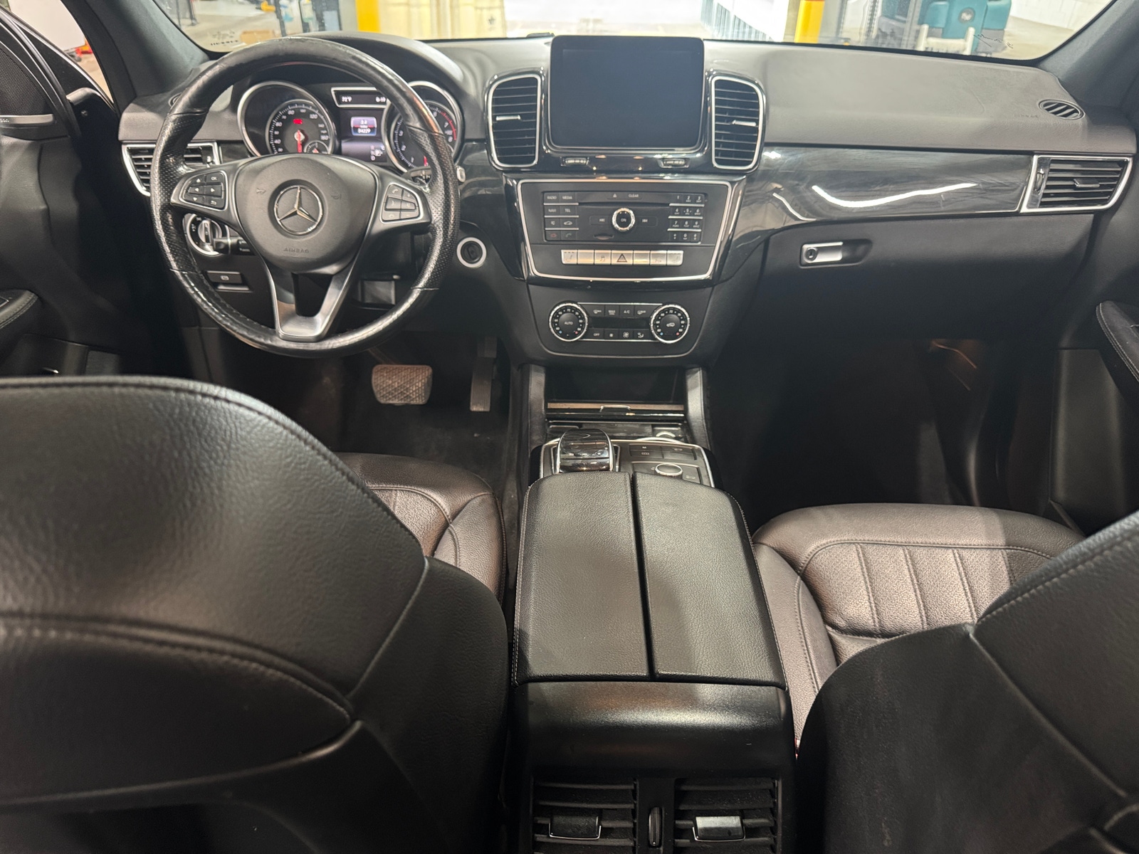 Thumbnail: 2017 Mercedes-Benz GLE - 2