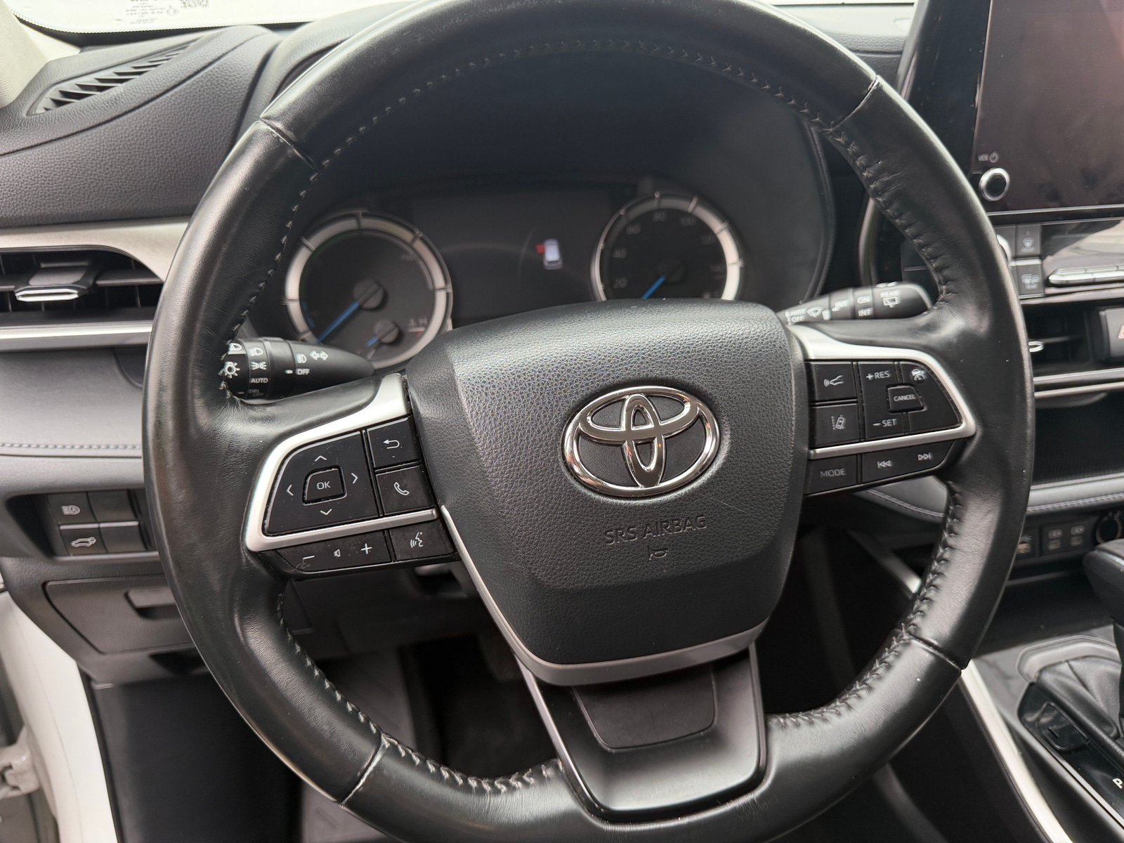 Thumbnail: 2023 Toyota Highlander - 5