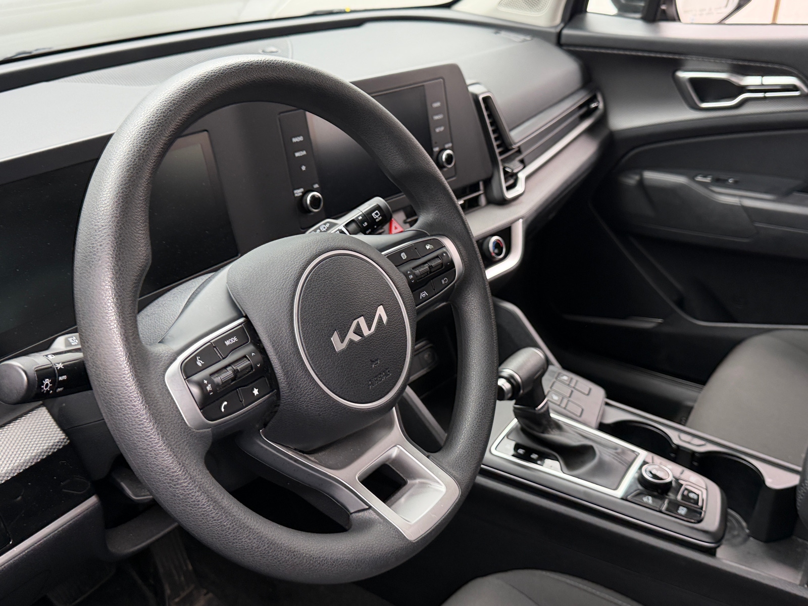 Thumbnail: 2023 Kia Sportage - 5