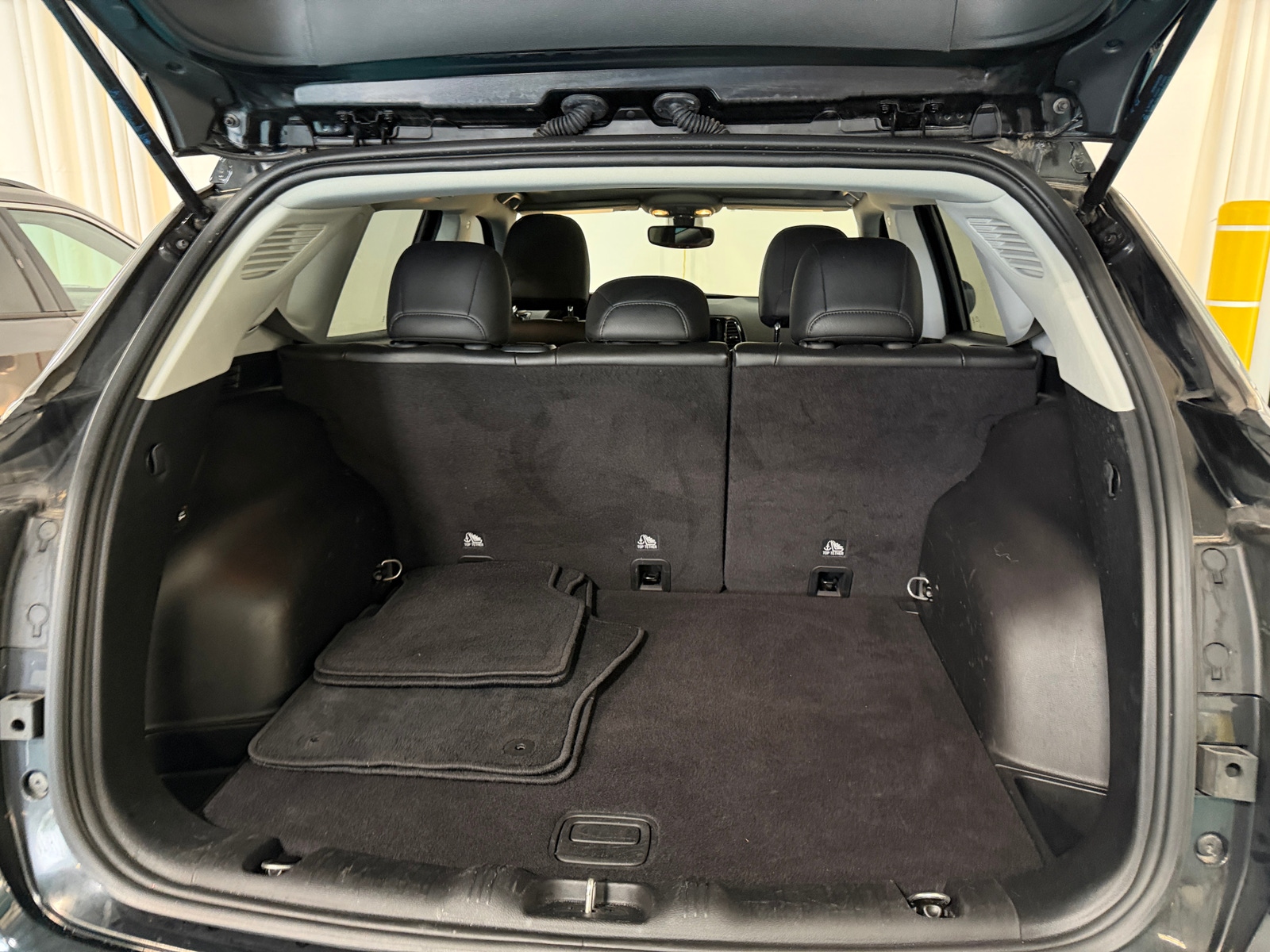 Thumbnail: 2020 Jeep Compass - 6