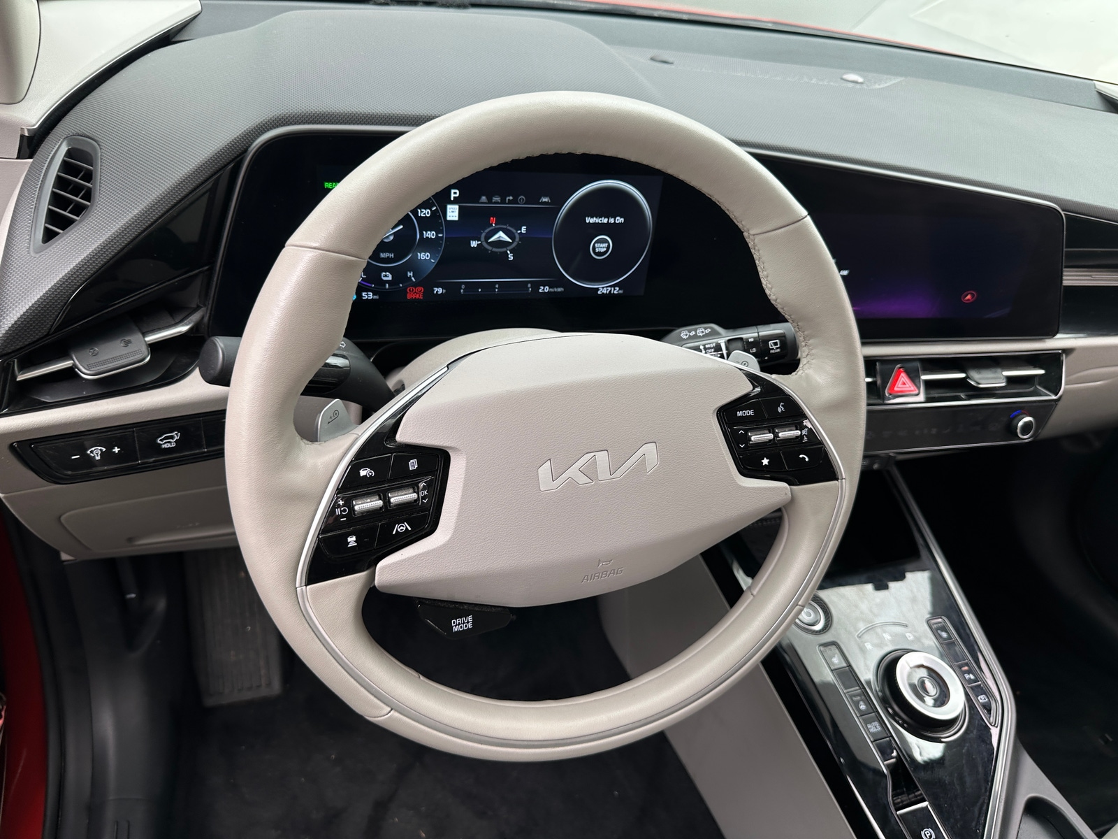 Thumbnail: 2023 Kia Niro - 4