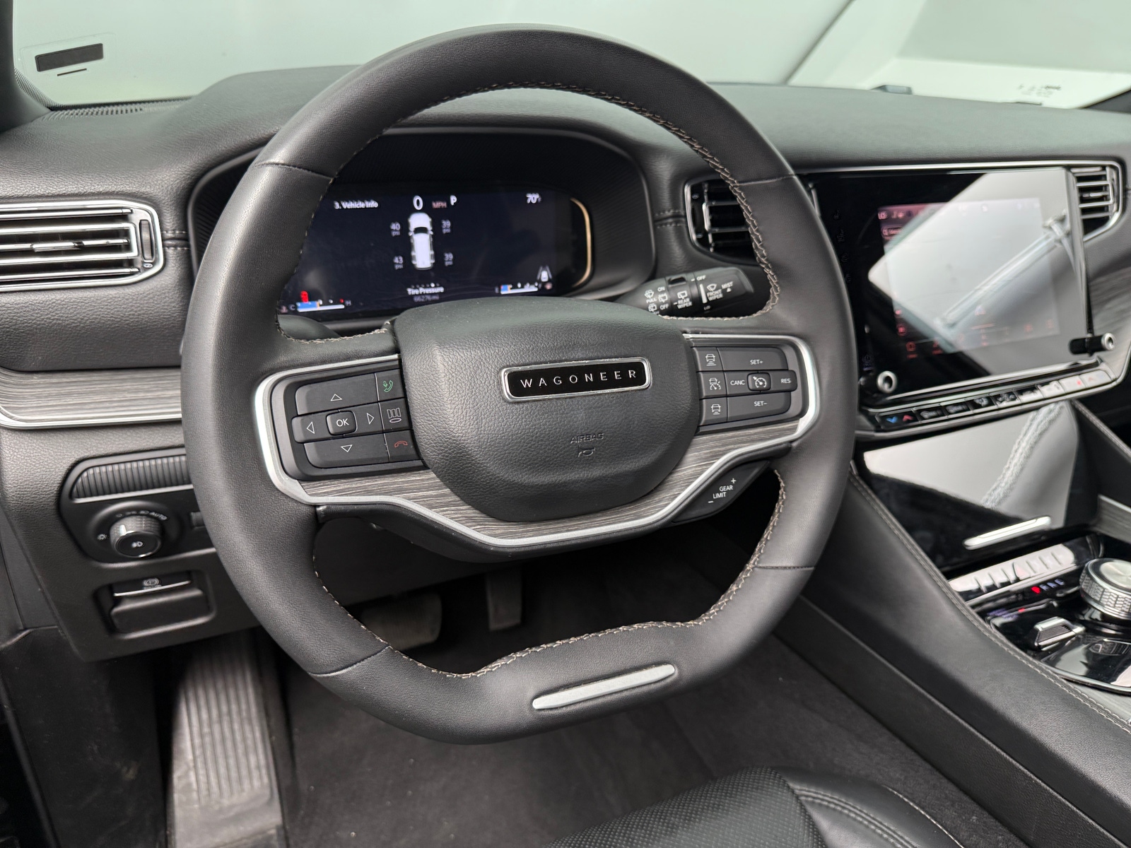 Thumbnail: 2024 Jeep Wagoneer - 4
