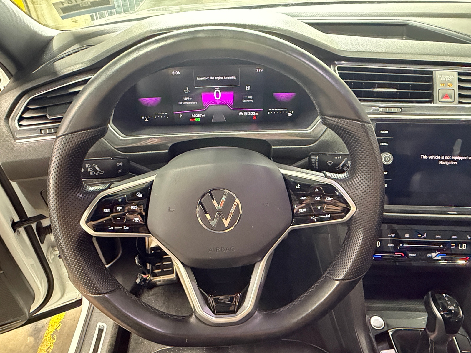 Thumbnail: 2023 Volkswagen Tiguan - 4