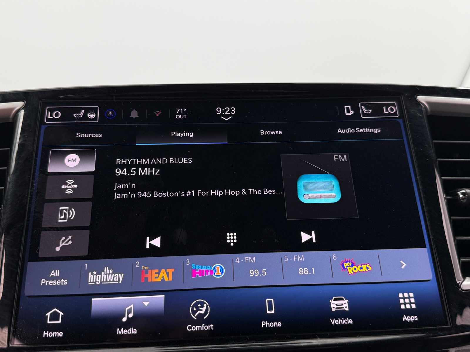 Thumbnail: 2025 Chrysler Pacifica - 3