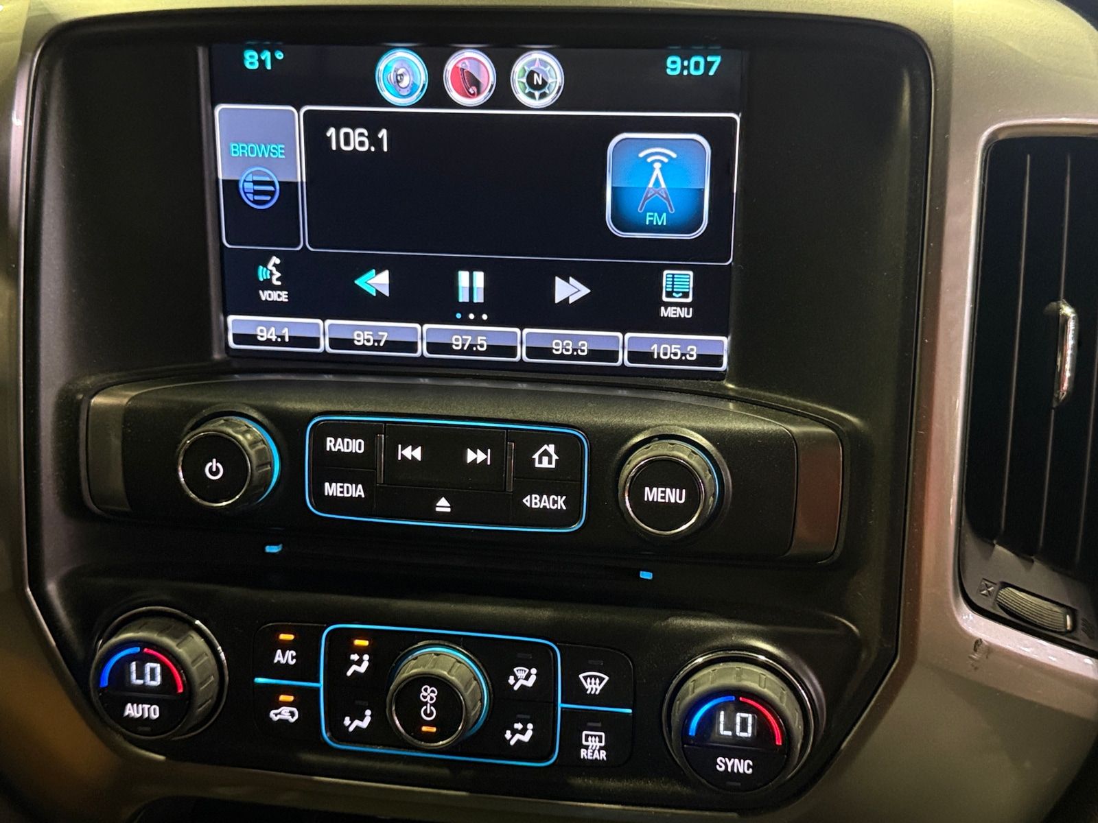 Thumbnail: 2015 Chevrolet Silverado 1500 - 4