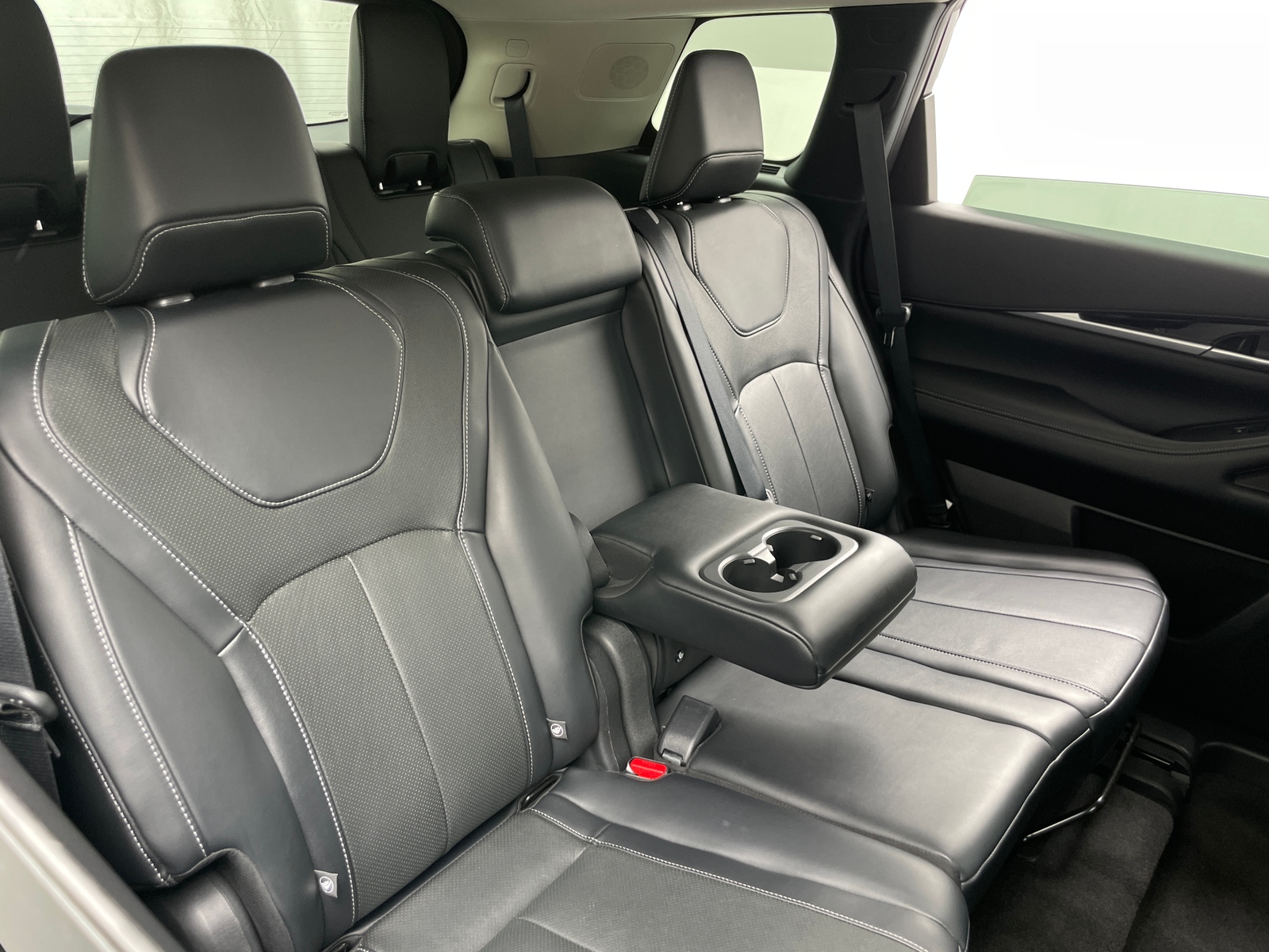 Thumbnail: 2023 INFINITI QX60 - 5