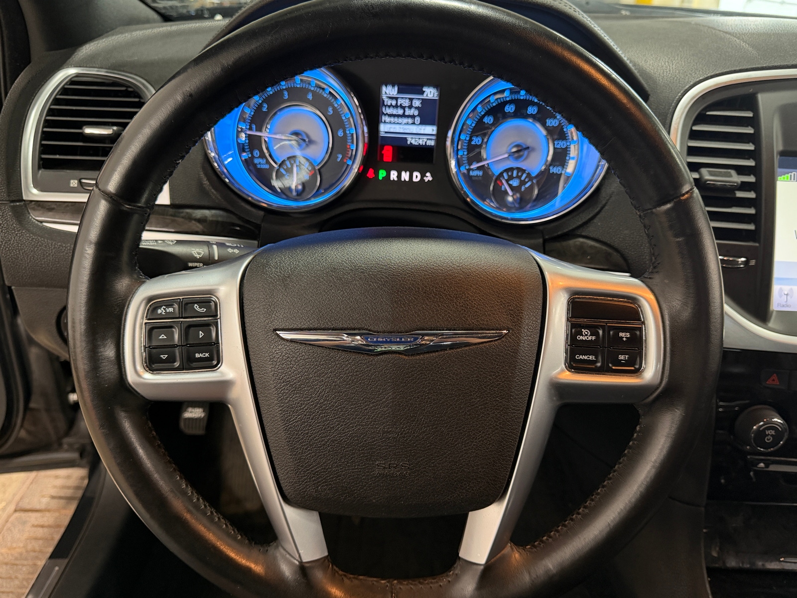 Thumbnail: 2011 Chrysler 300 - 4