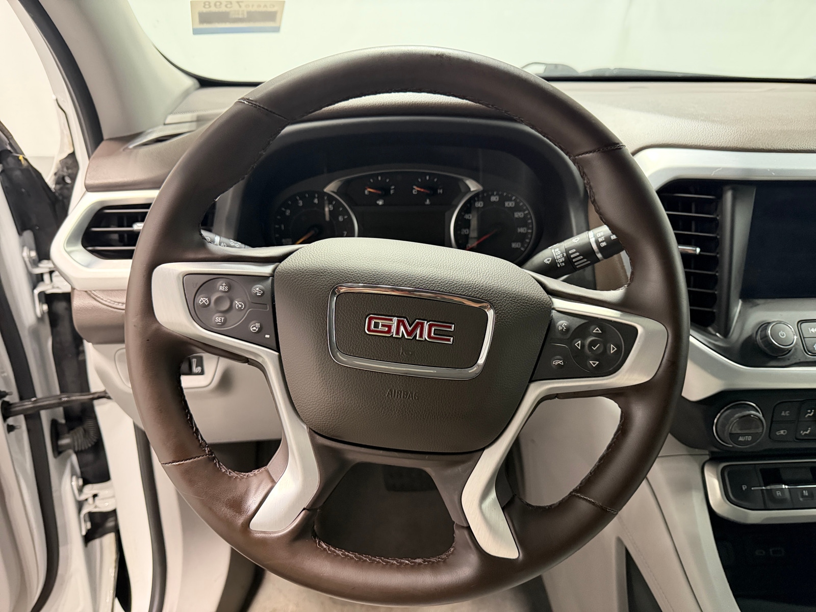 Thumbnail: 2023 GMC Acadia - 4
