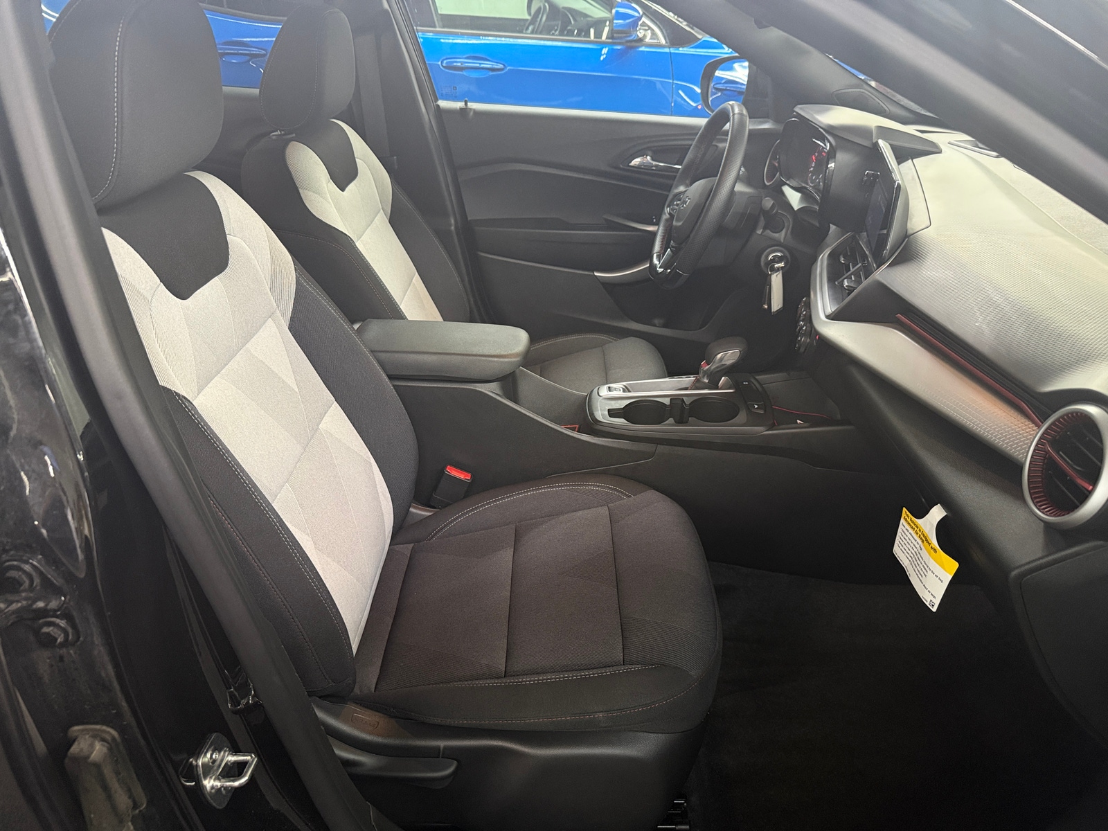 Thumbnail: 2025 Chevrolet Trax - 2