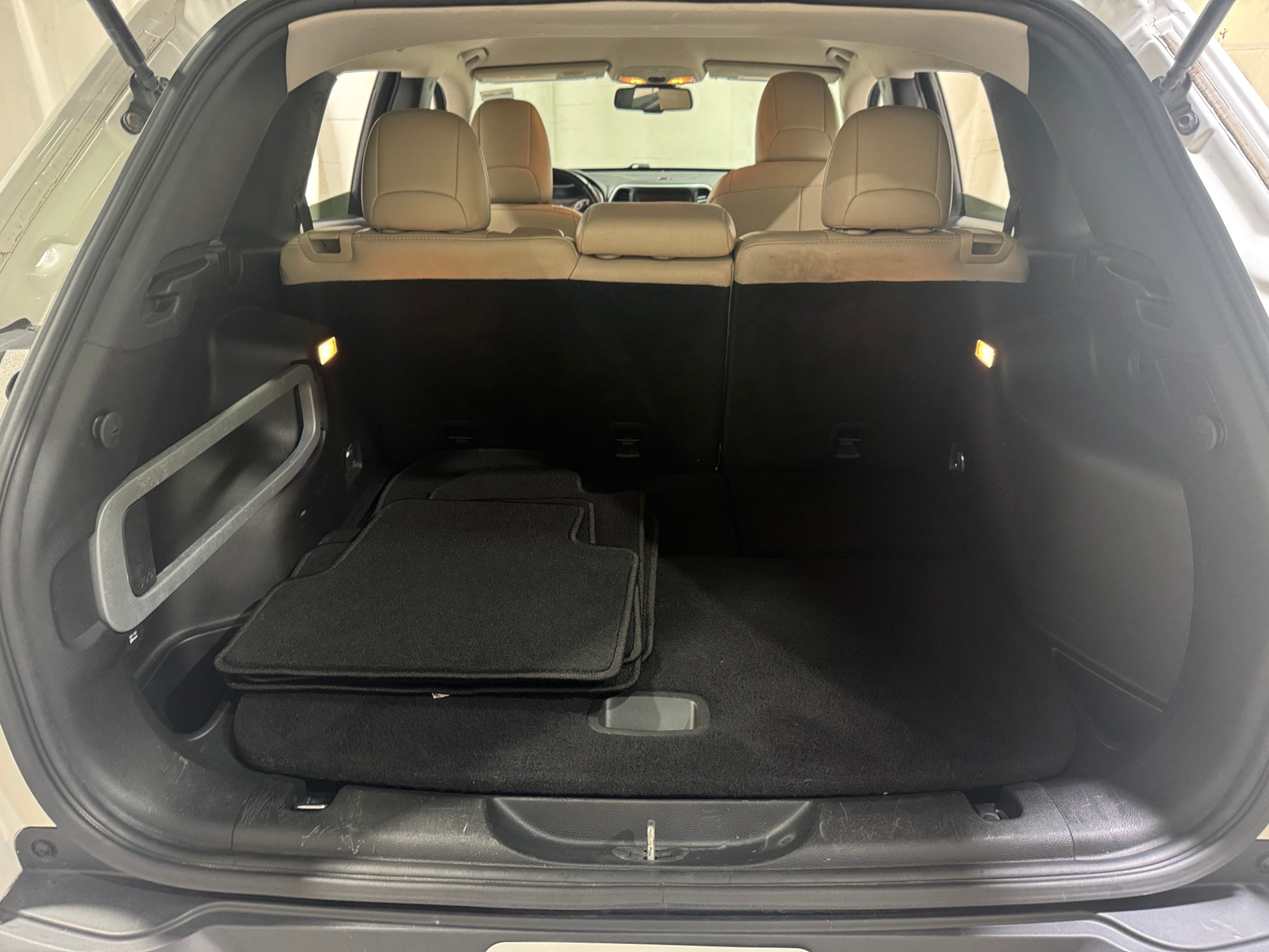 Thumbnail: 2016 Jeep Cherokee - 6