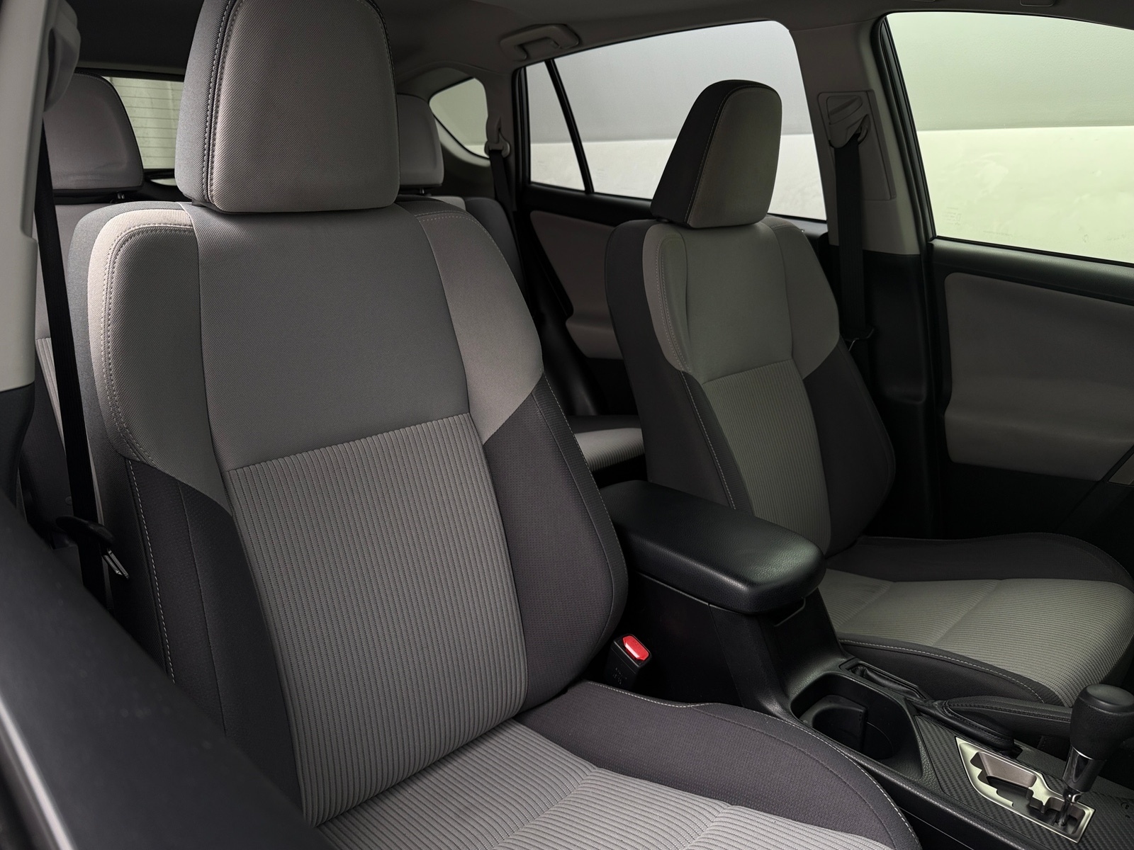 Thumbnail: 2015 Toyota RAV4 - 2