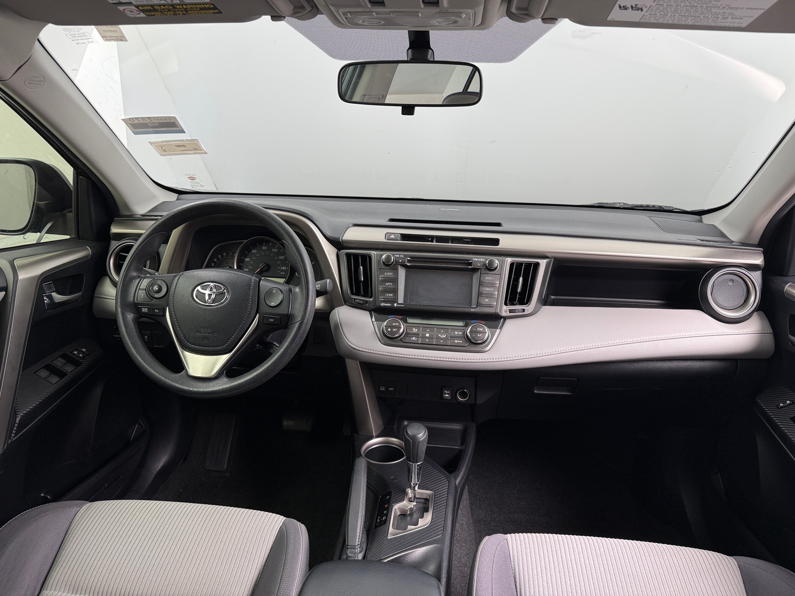 Thumbnail: 2015 Toyota RAV4 - 3