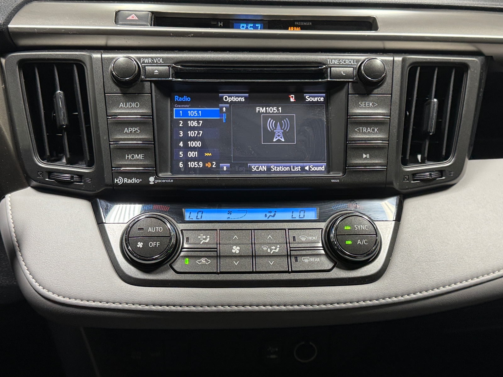Thumbnail: 2015 Toyota RAV4 - 4