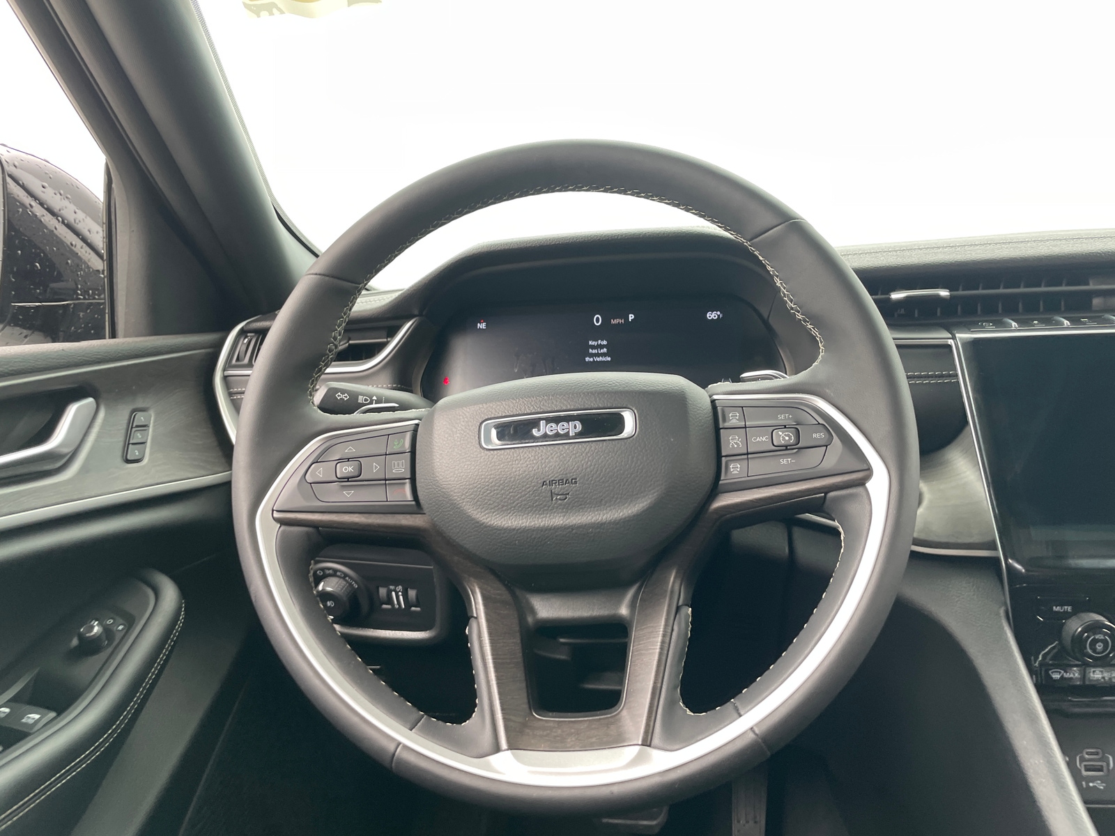 Thumbnail: 2025 Jeep Grand Cherokee L - 4
