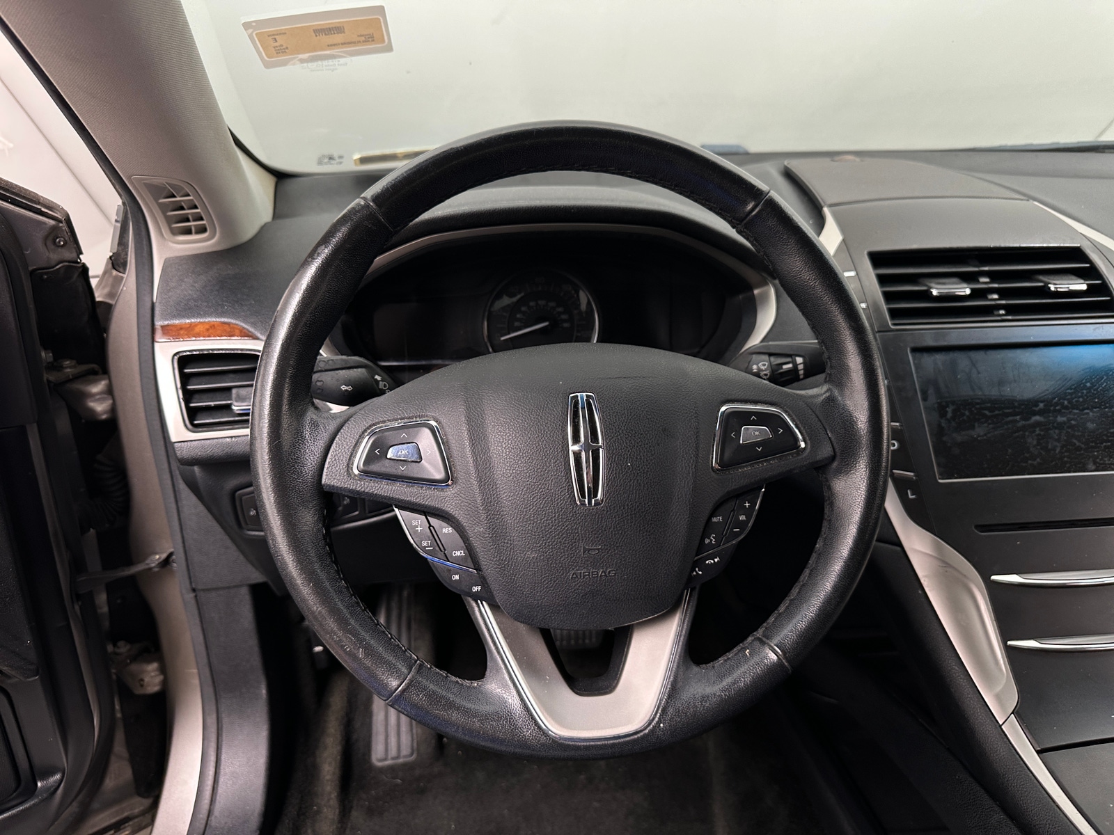 Thumbnail: 2016 Lincoln MKZ - 4