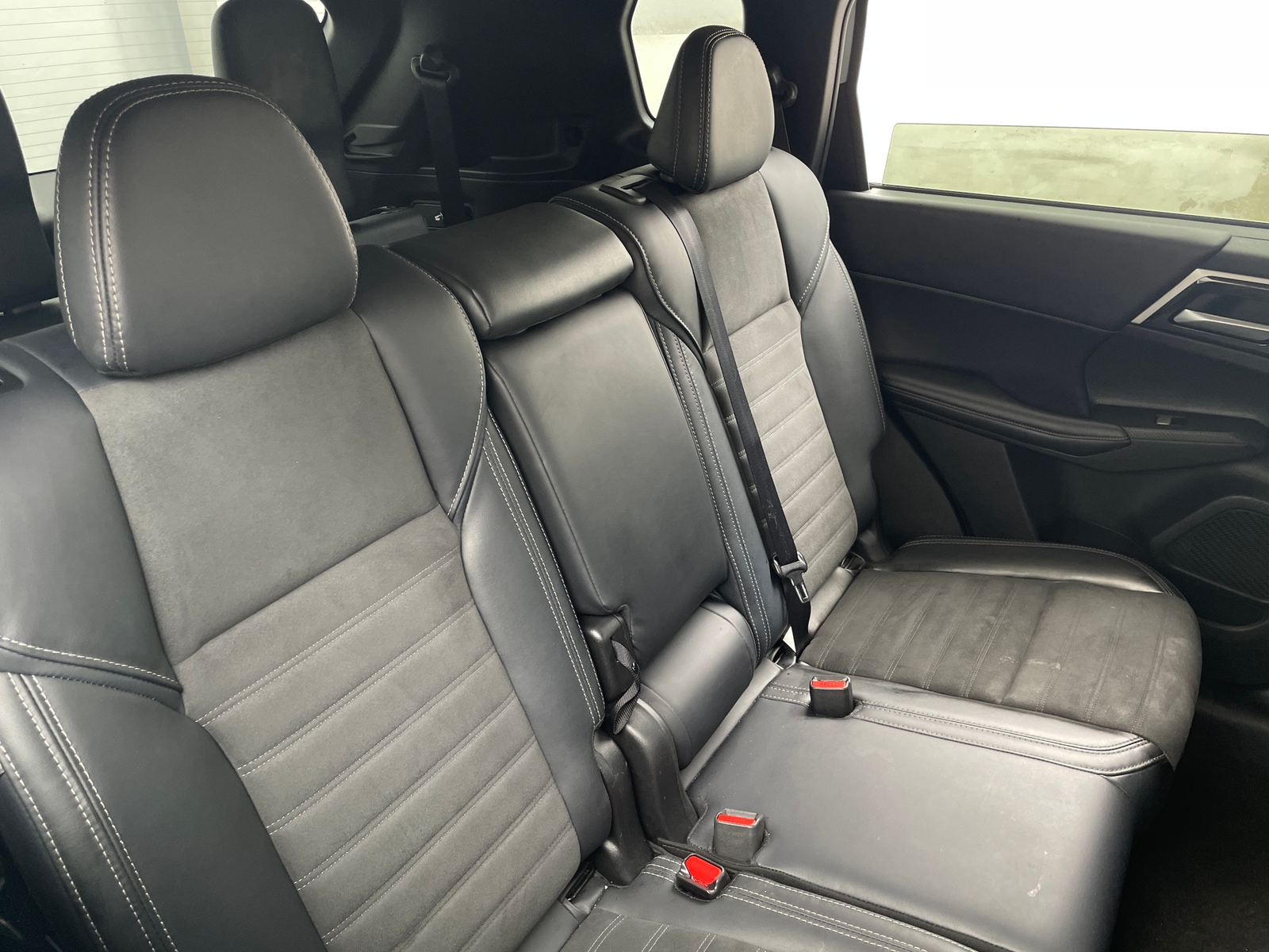 Thumbnail: 2024 Mitsubishi Outlander - 6