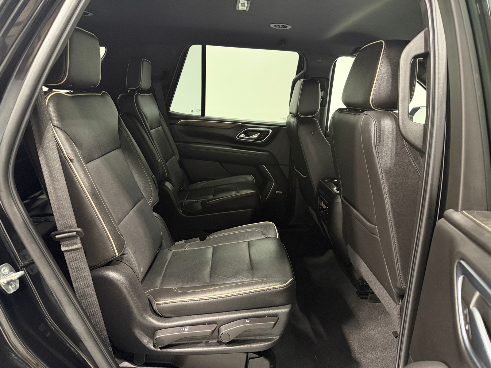Thumbnail: 2022 Chevrolet Tahoe - 5