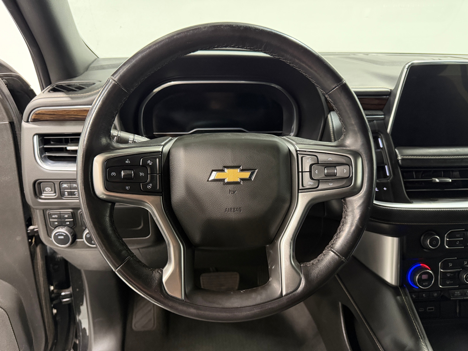 Thumbnail: 2022 Chevrolet Tahoe - 4