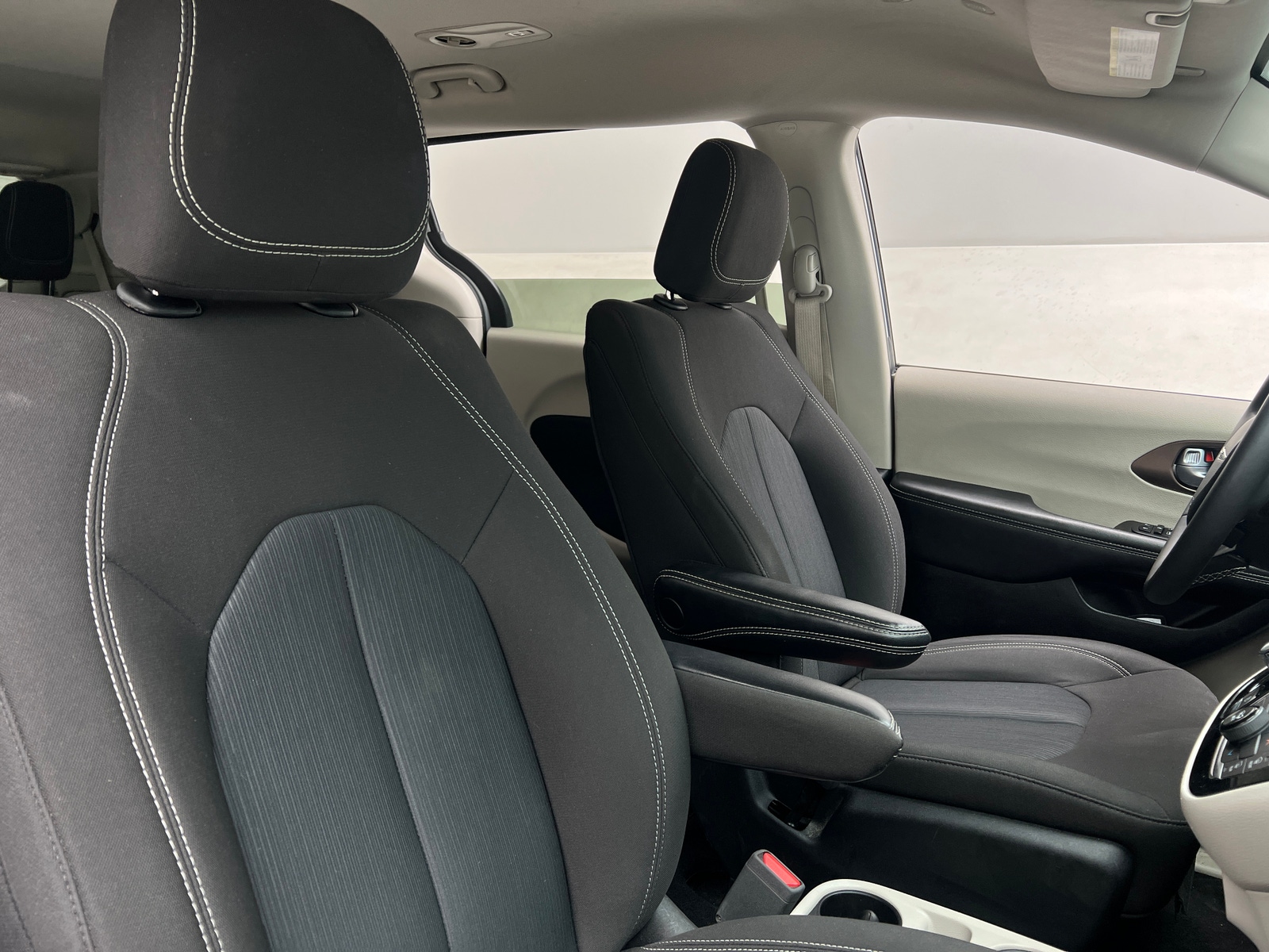 Thumbnail: 2024 Chrysler Voyager - 2