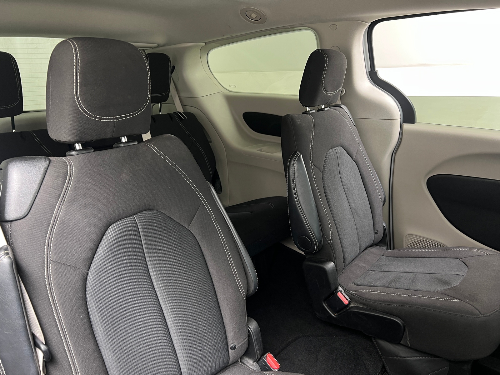 Thumbnail: 2024 Chrysler Voyager - 6
