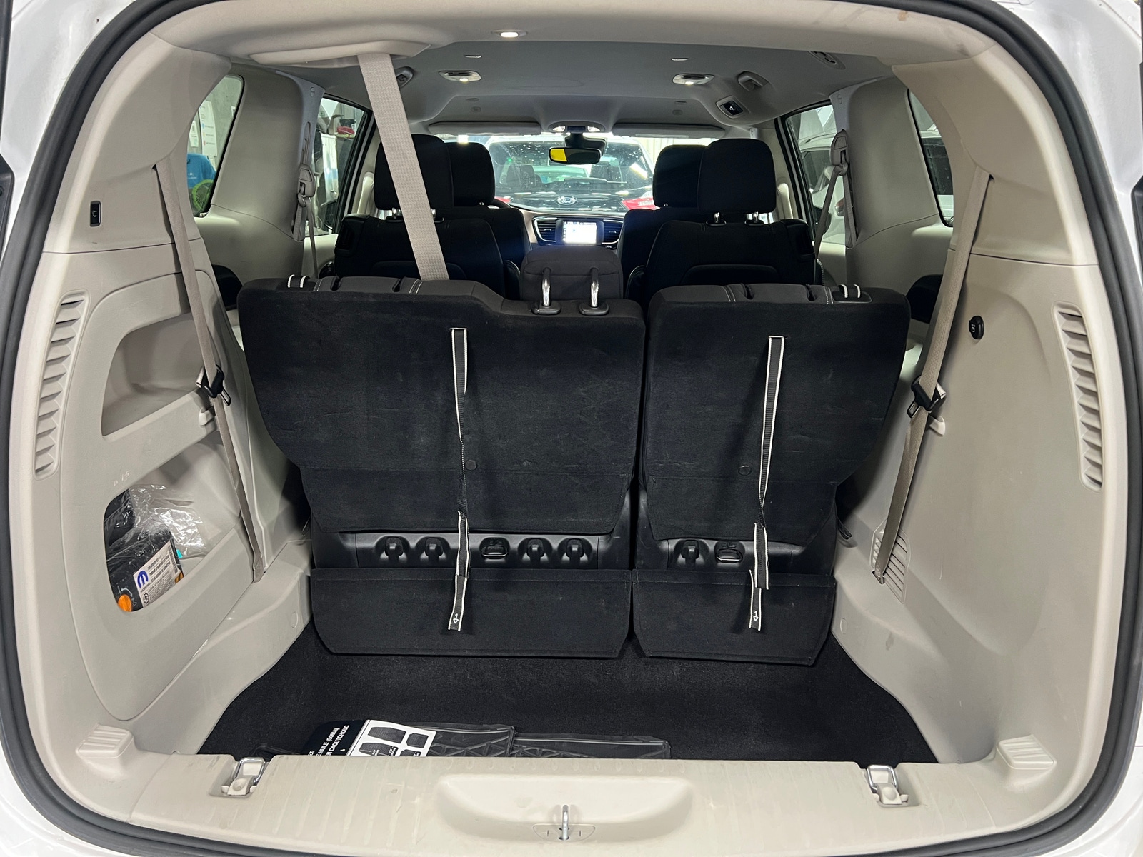 Thumbnail: 2024 Chrysler Voyager - 7