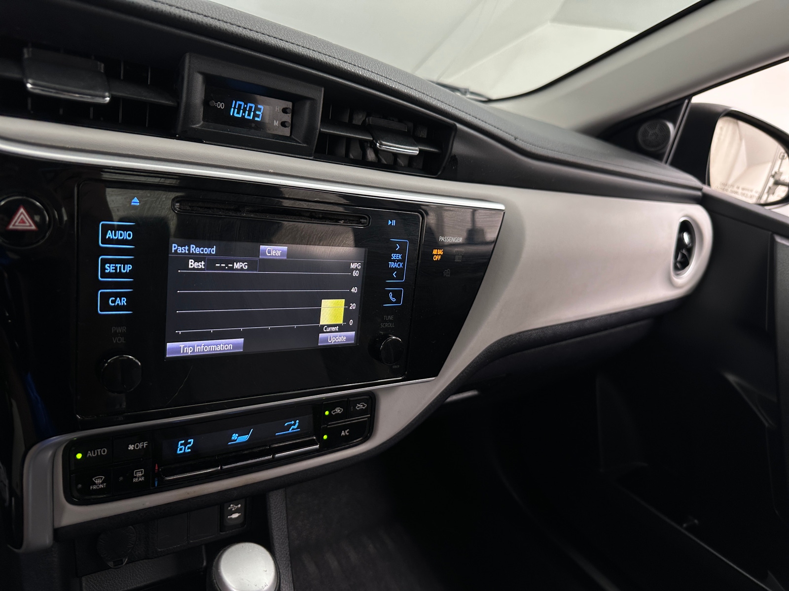 Thumbnail: 2017 Toyota Corolla - 4